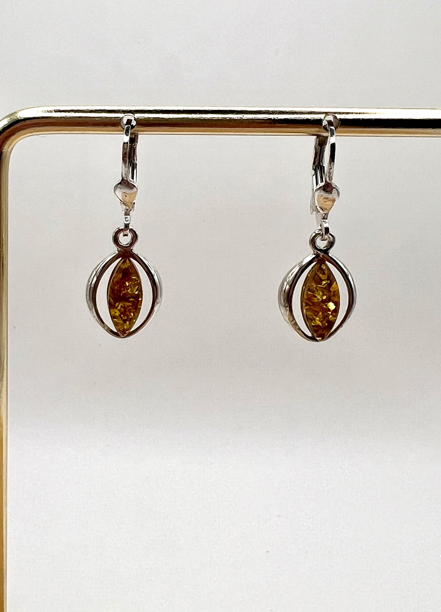 Elegante Silber-Ohrhänger mit Natur-Bernstein