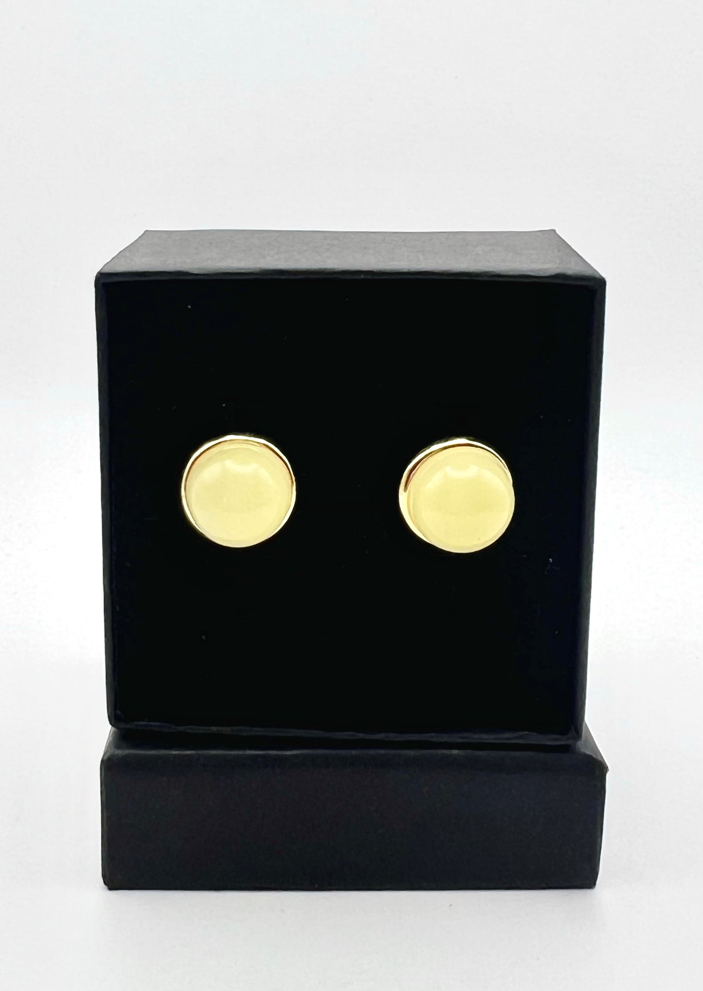 Milch-Bernstein Ohrstecker | Gold-Optik | Ø 1 cm
