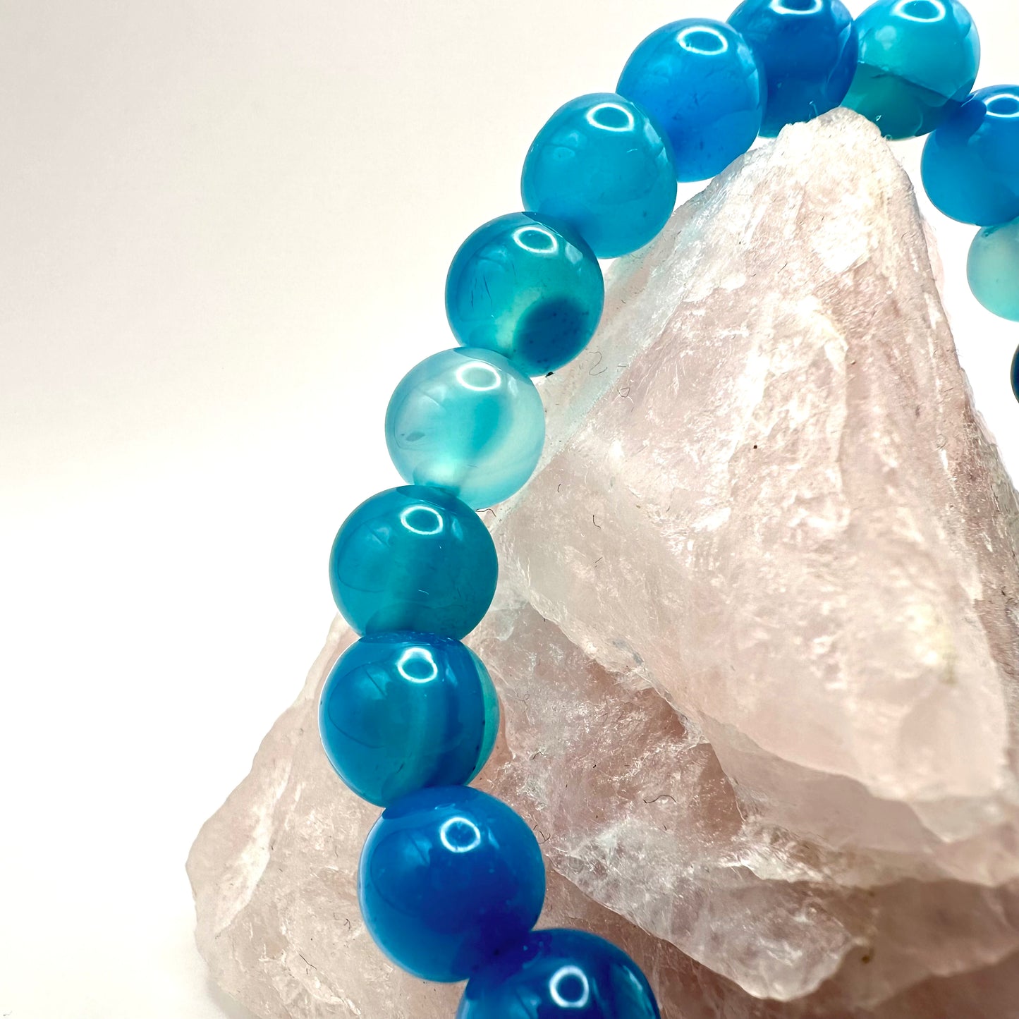 Beruhigendes Armband aus blauem Achat (Kugel 6 mm)