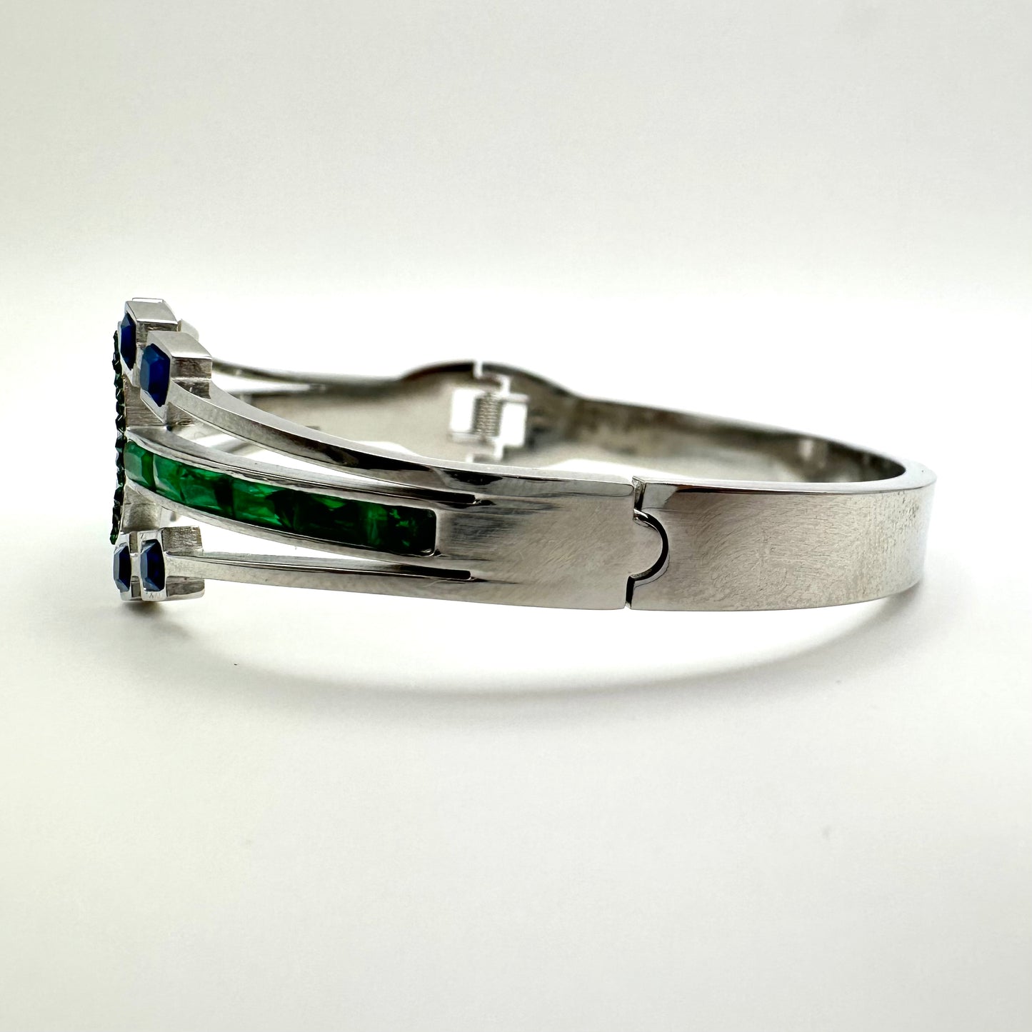 Eleganter Armreif "Baum des Lebens" mit grünen und blauen Akzenten