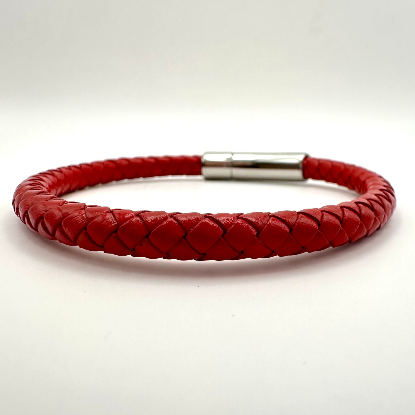 Geflochtenes Lederarmband in Magnetic-Rot