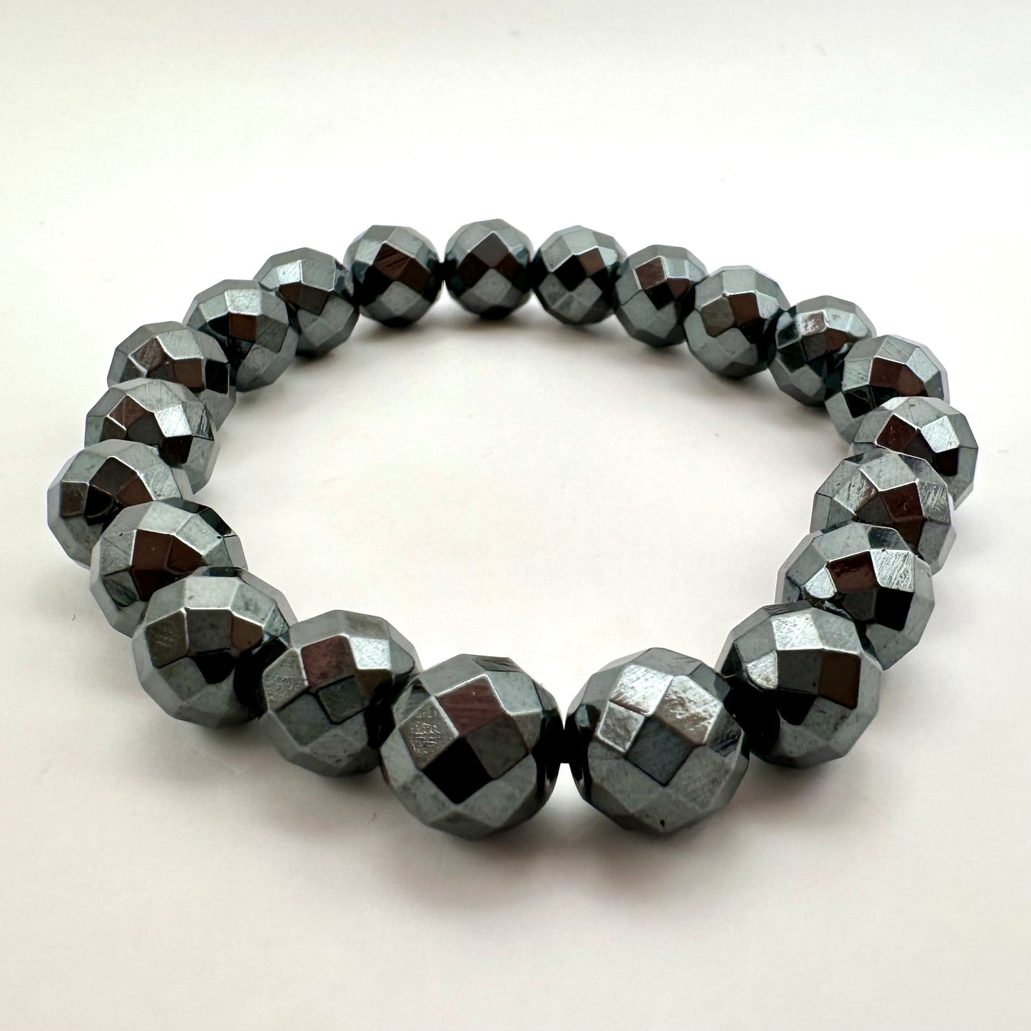 Hämatit-Armband – Geometrische Eleganz