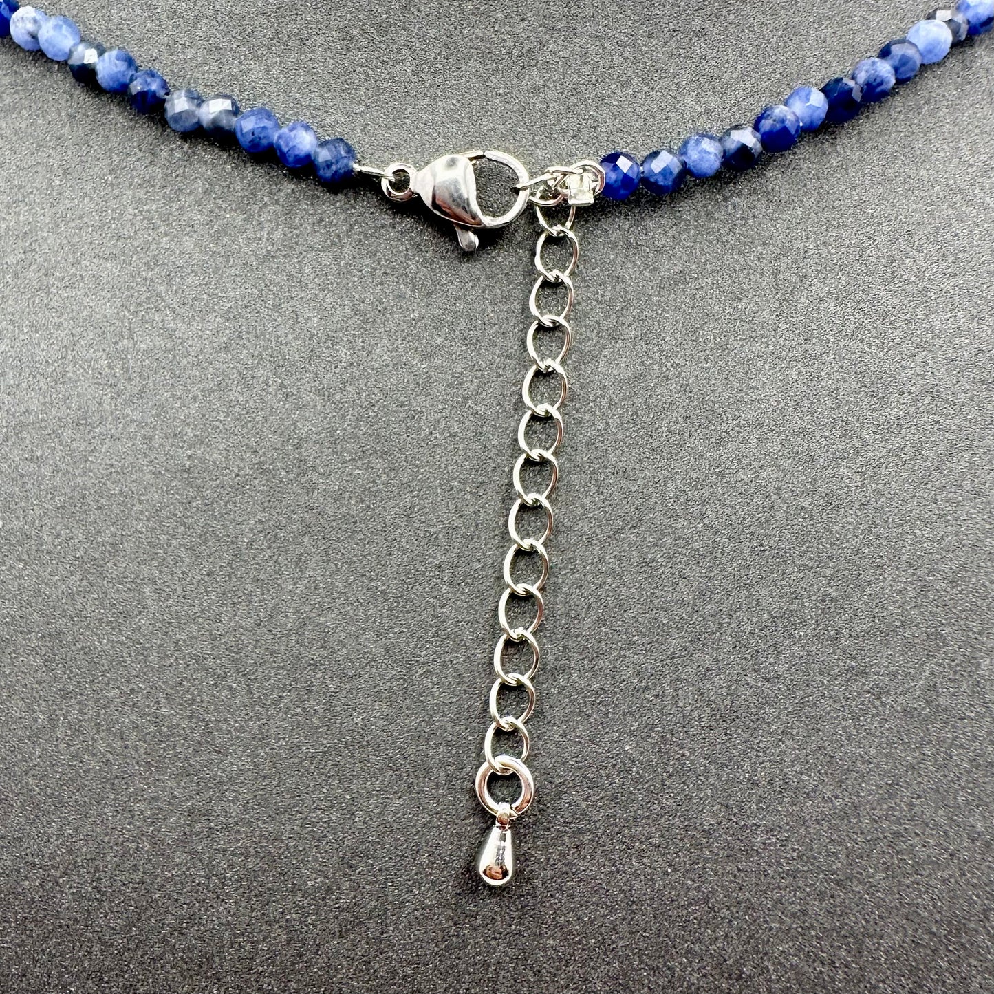 Schmuck-Set aus facettiertem Sodalith (Halskette & Armband)