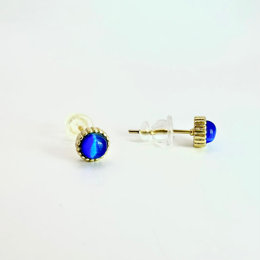 Ohrstecker „Blue Glow“ mit farbigem Glas