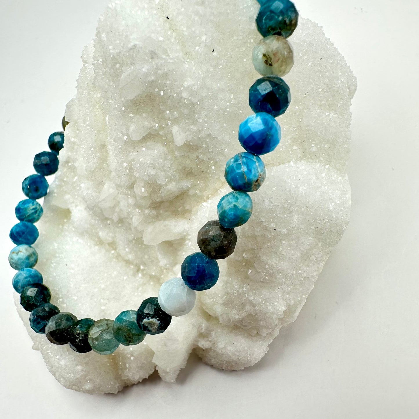 Facettierter Apatit (Mix) Armband