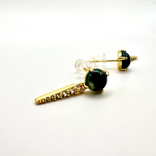 Ohrhänger „Emerald Drop“ mit smaragdgrünem Glas