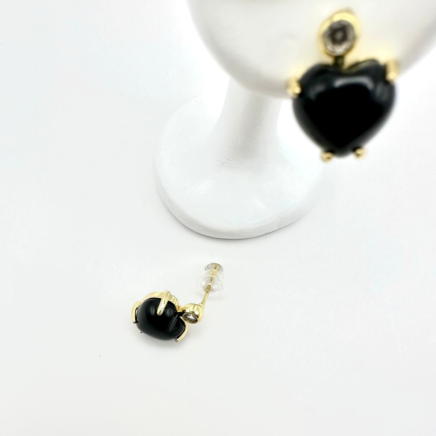 Ohrstecker „Midnight Heart“ mit schwarzem Glas