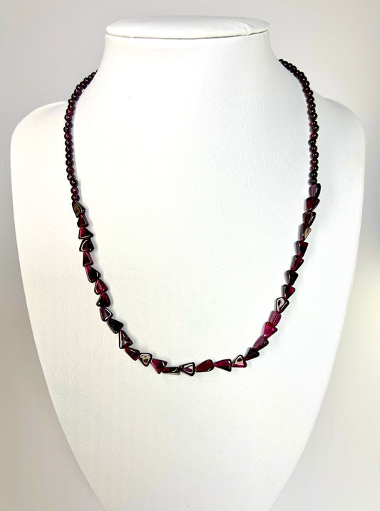 Collier aus Granaten_15