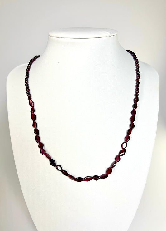 Collier aus Granaten_12