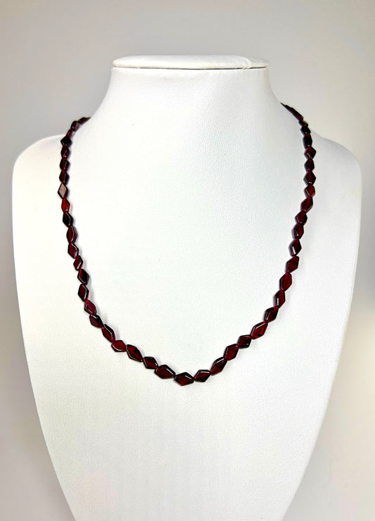 Collier aus Granaten_16