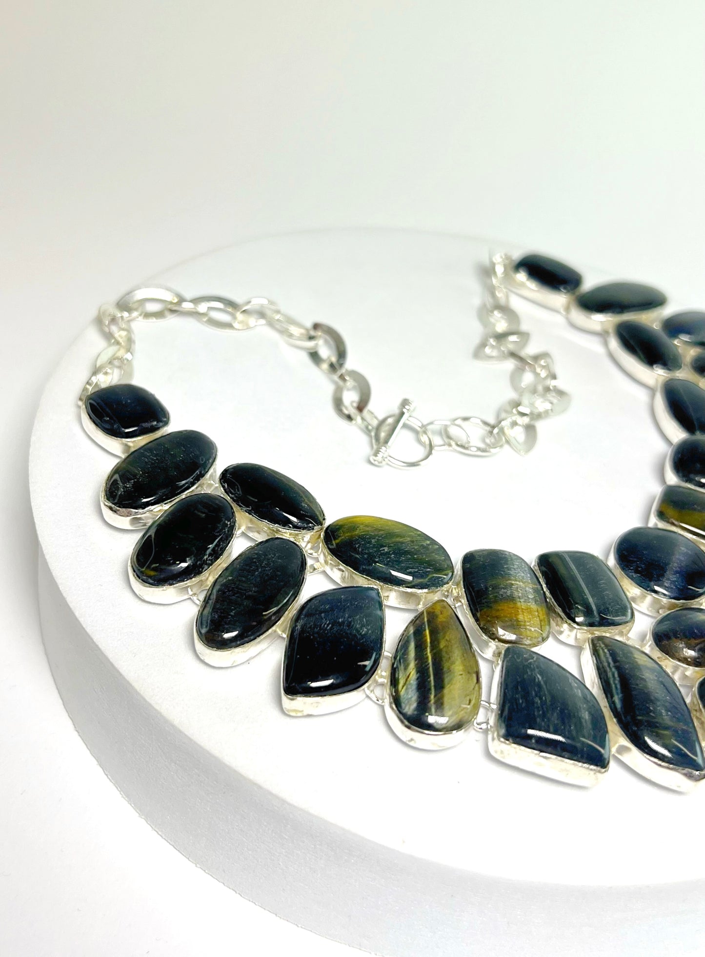 Collier aus Falkenauge