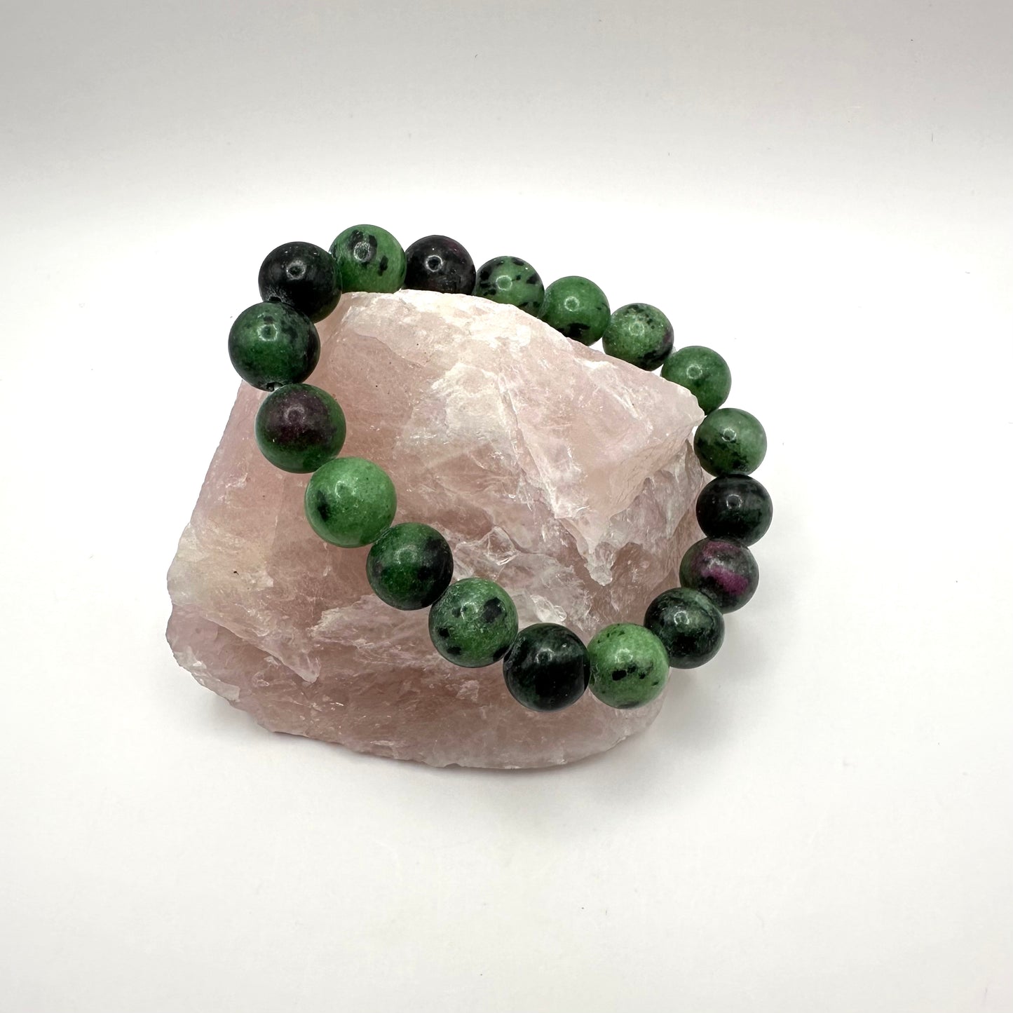 Energetisches Armband aus Rubin-Zoisit (Kugel 8 mm)