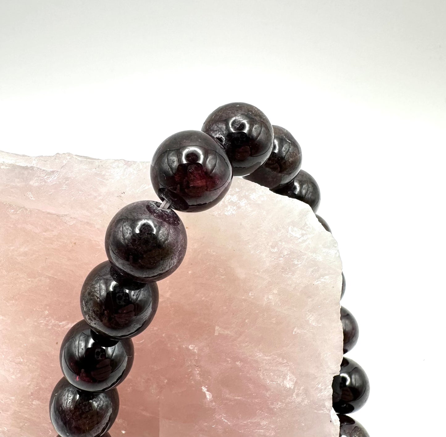 Tiefrotes Armband aus Granat (Kugel 10 mm)