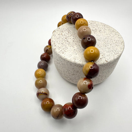 Stilvolles Armband aus Mookaite Jaspis (Kugel 8 mm)