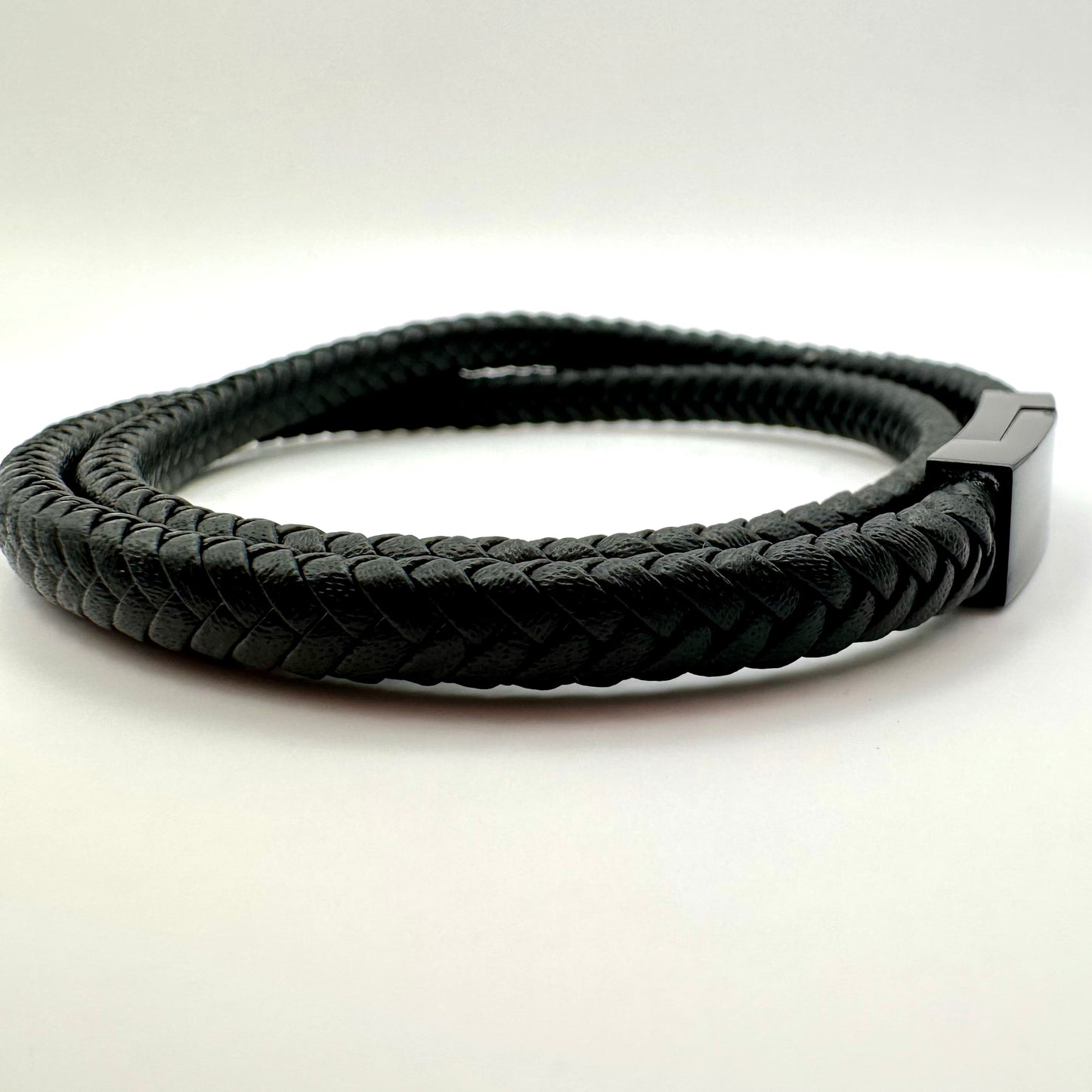 Herren-Armband „Midnight Double Loop“ in Tiefschwarz