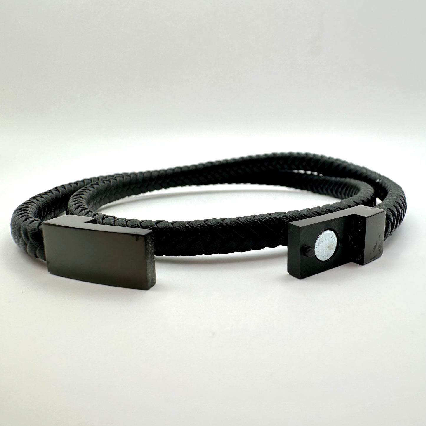 Herren-Armband „Midnight Double Loop“ in Tiefschwarz