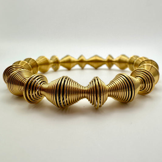 Damen-Armreif „Golden Vortex“ im Spiral-Design
