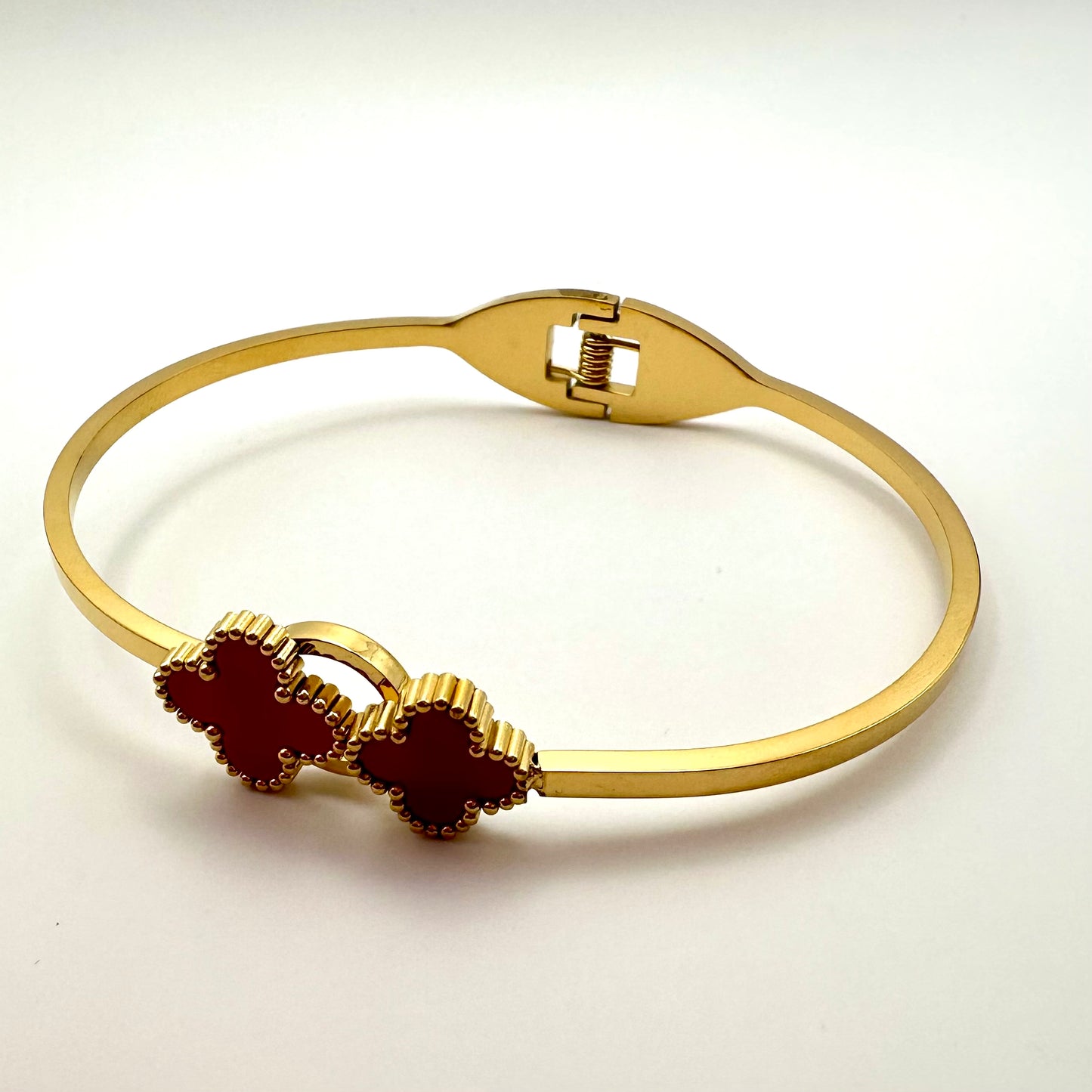 Armreif „Ruby Clover“ in Gold-Optik