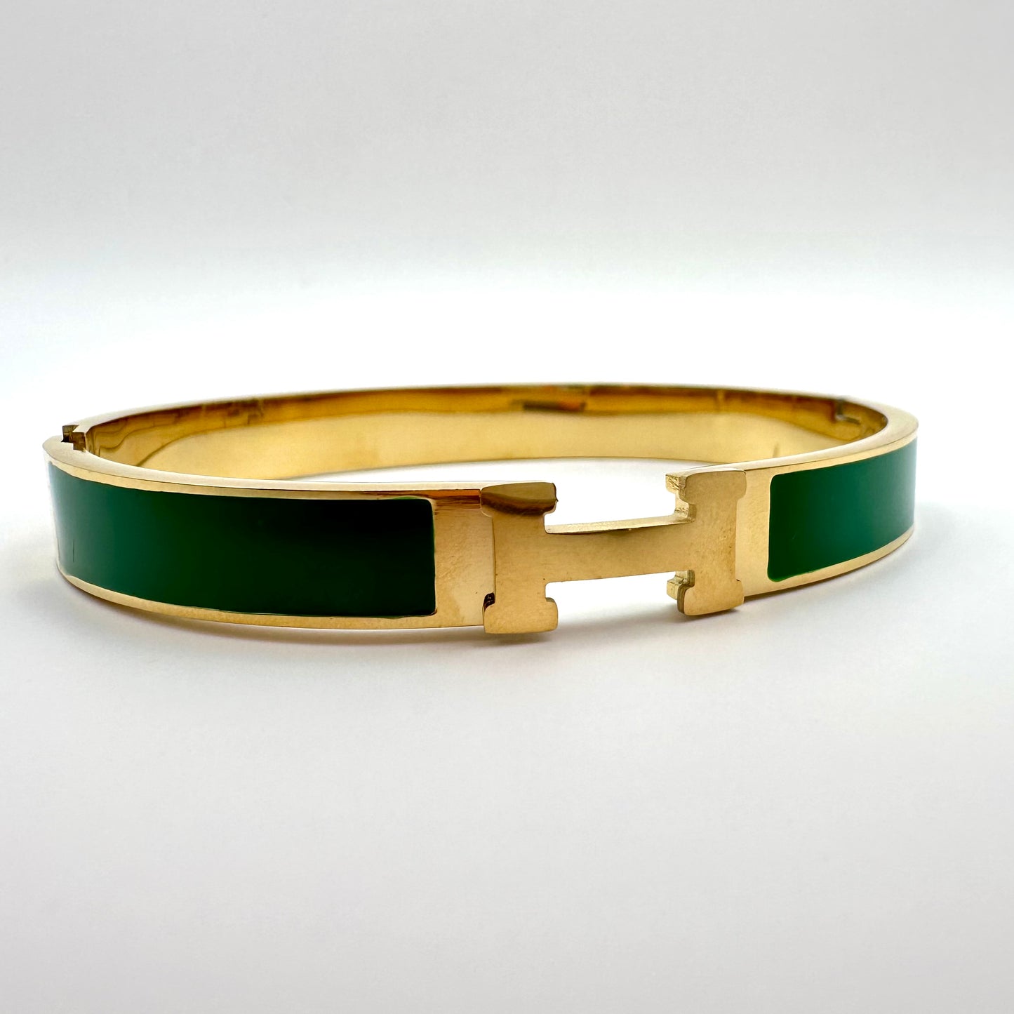 Armreif „Iconic Green“ mit Gold-Finish