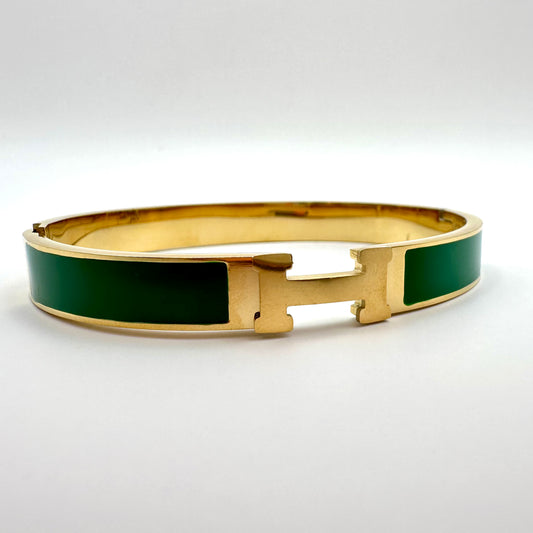 Armreif „Iconic Green“ mit Gold-Finish