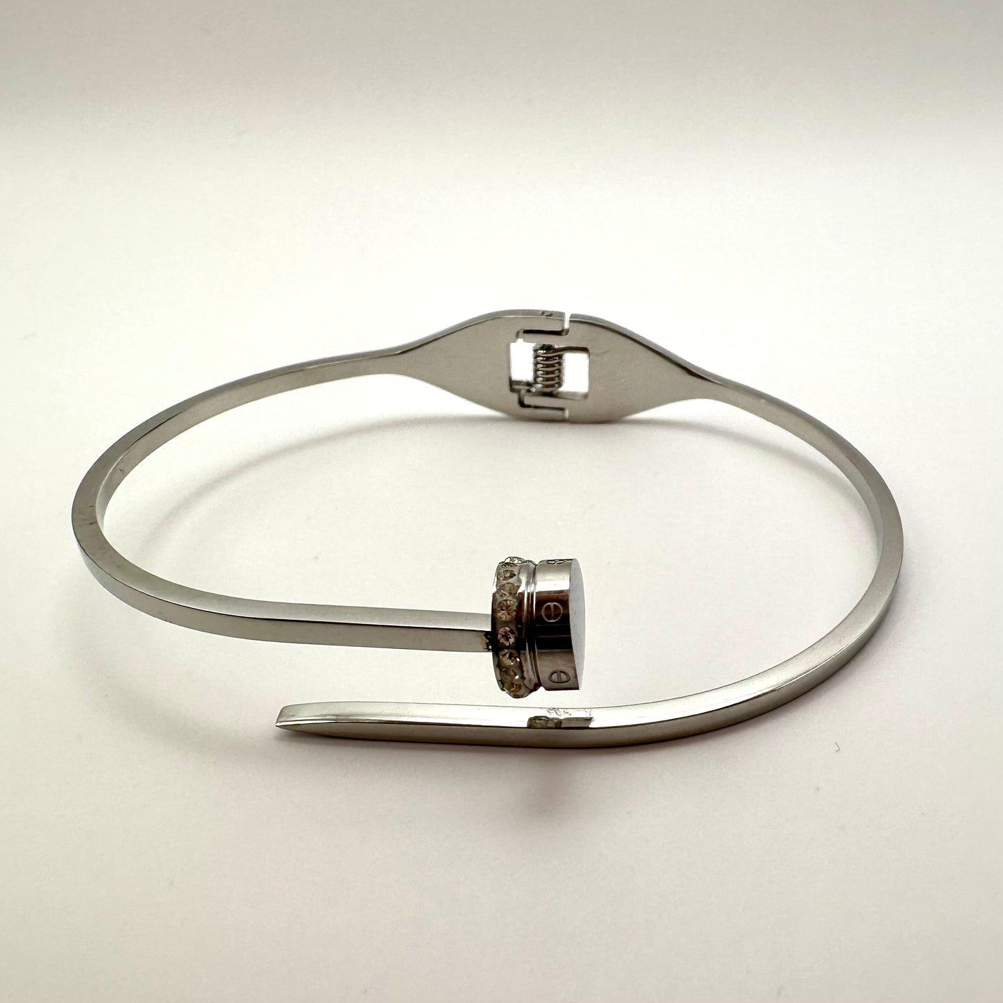 Armreif „Industrial Nail“ mit Zirkonia-Akzent