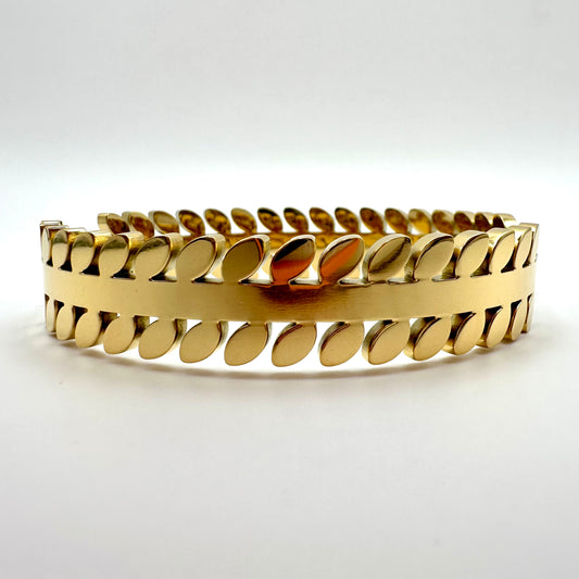 Armreif „Golden Laurel“ mit Blatt-Relief