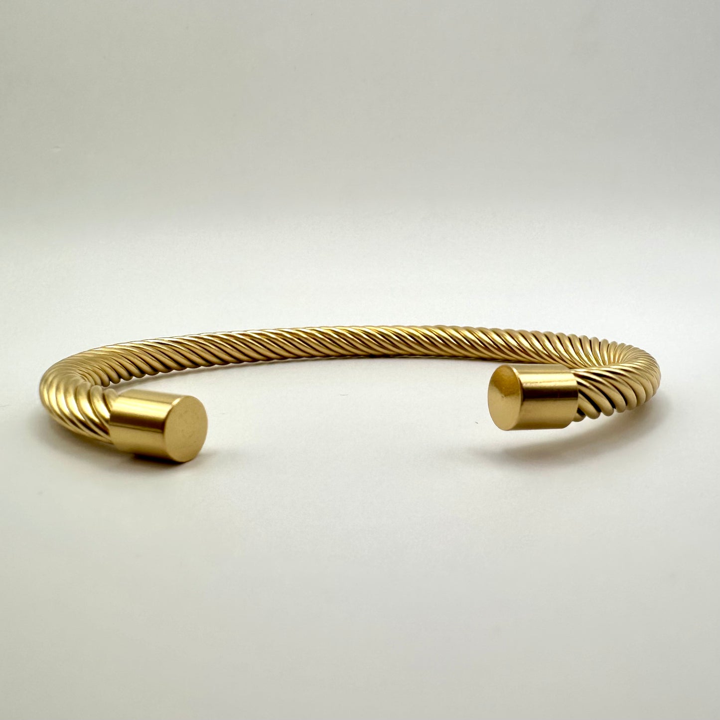 Armreif „Golden Rope“ im Kordel-Design