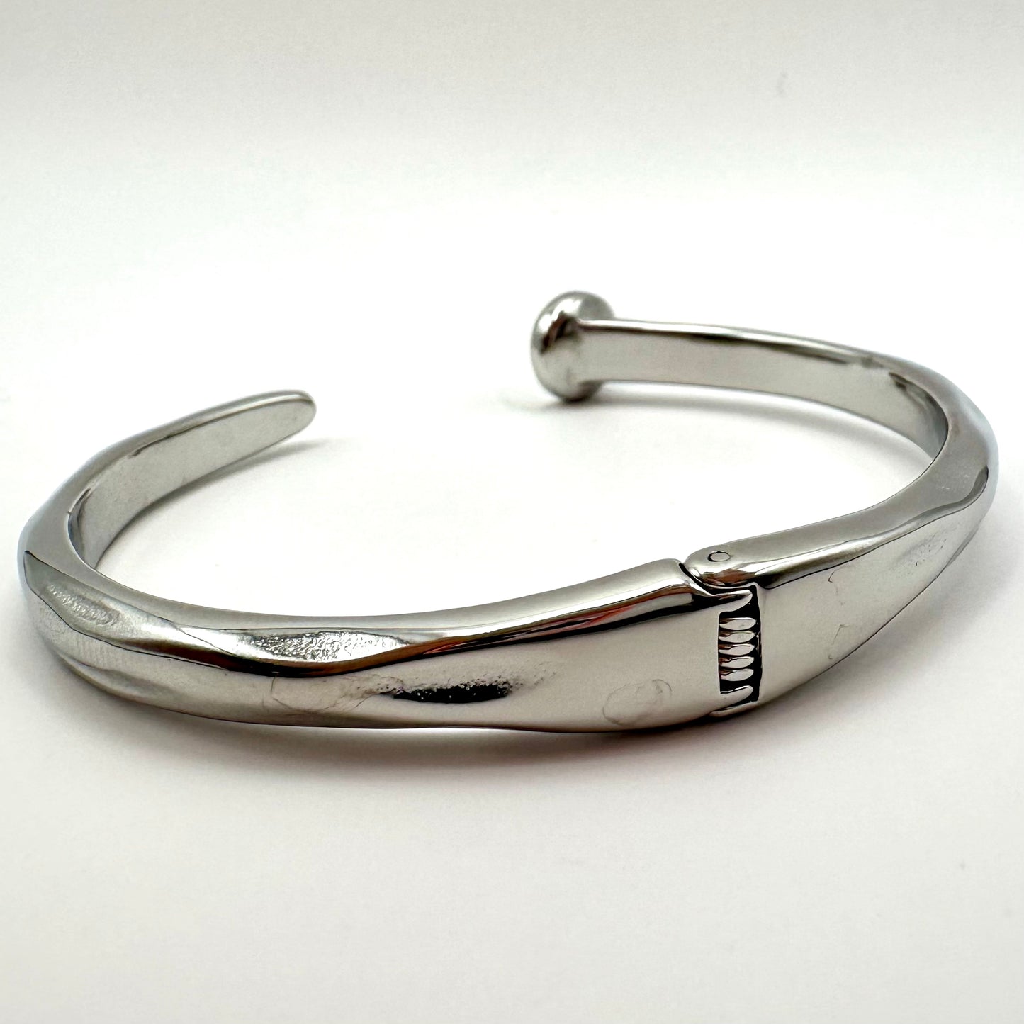 Armreif „Industrial Prime“ in Antik-Silber