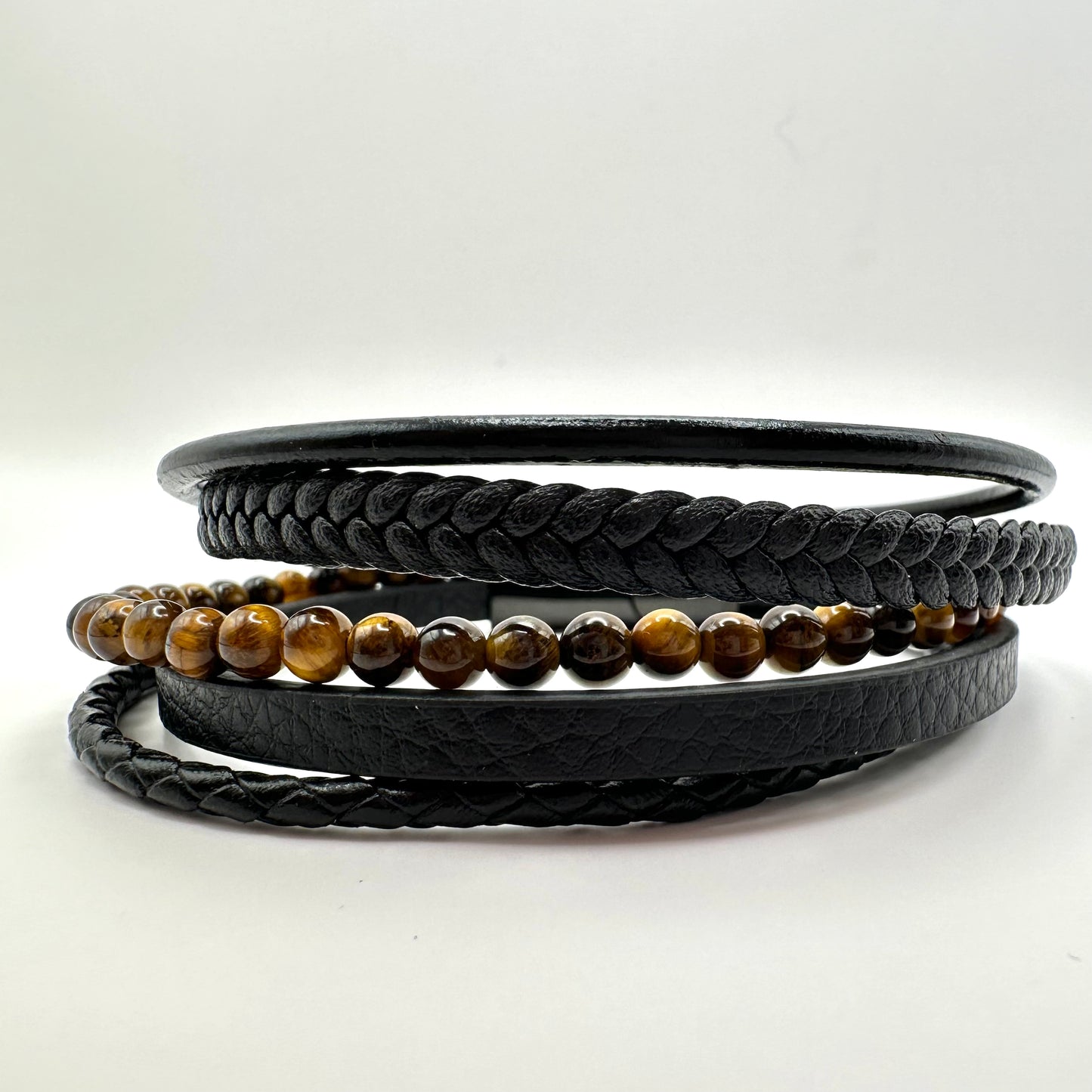 Mehrlagiges Lederarmband mit Tigerauge-Perlen