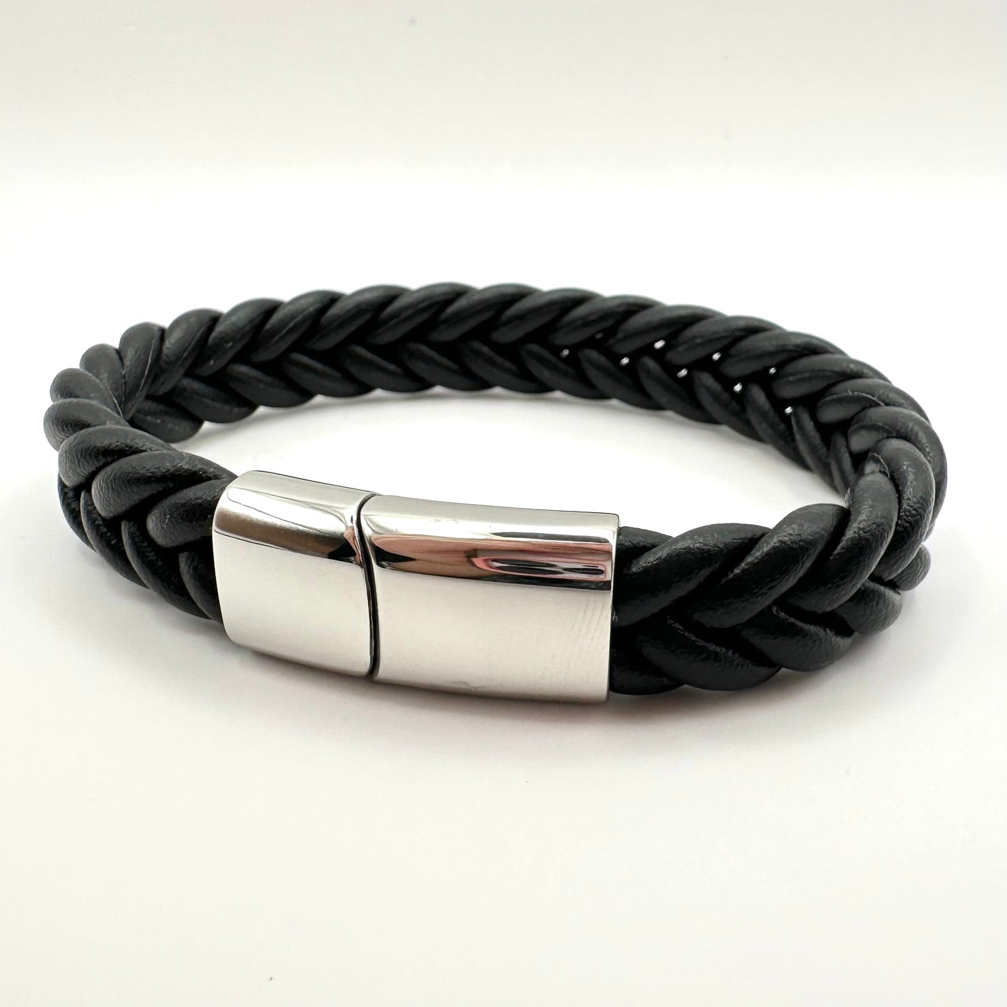 Klassisches Geflochtenes Lederarmband mit Silber-Verschluss