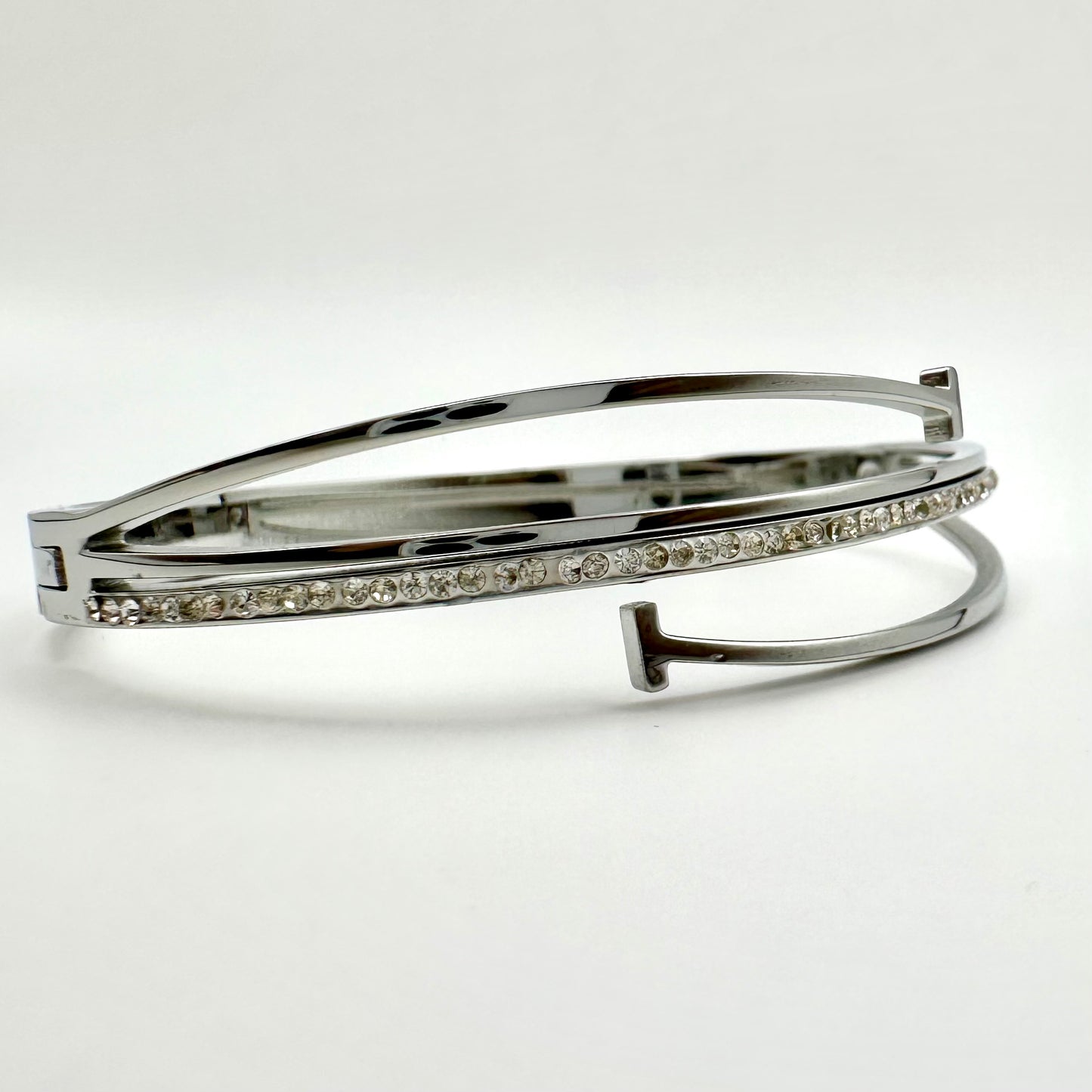 Eleganter Bangle mit Kristallbesatz