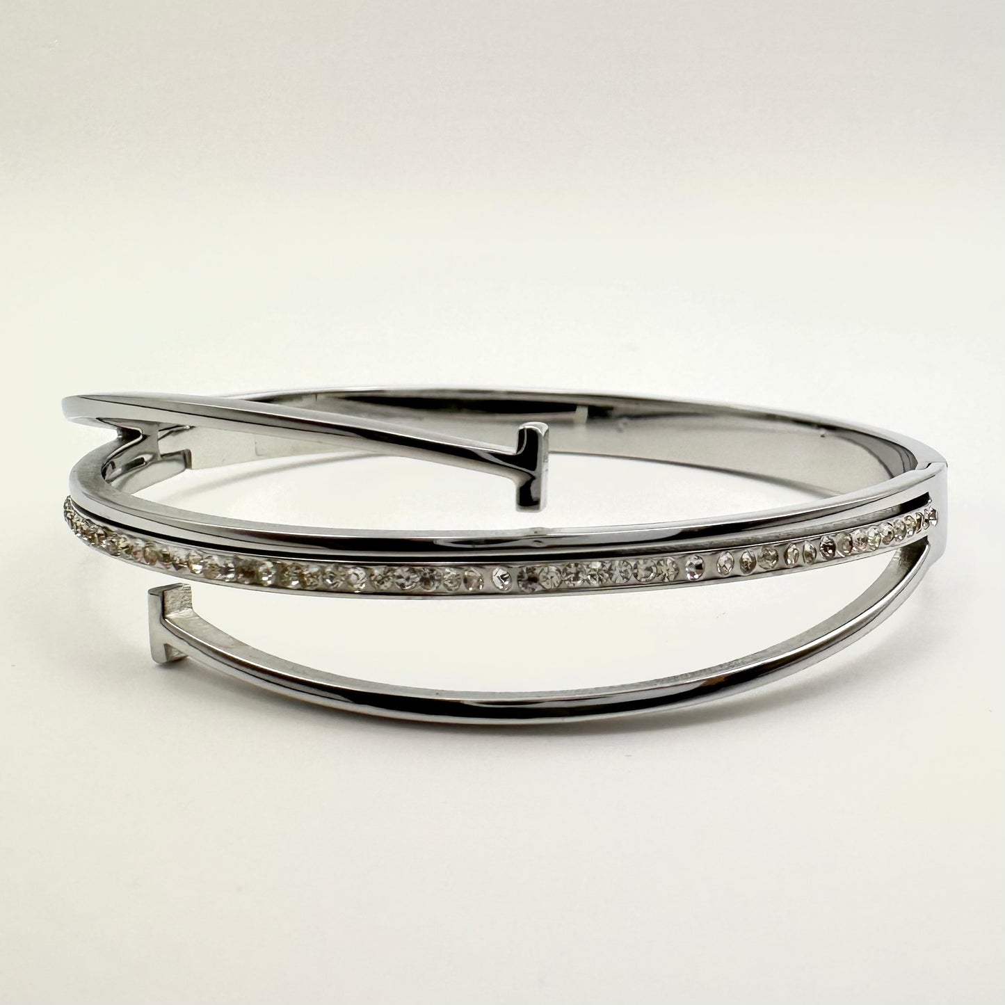 Eleganter Bangle mit Kristallbesatz