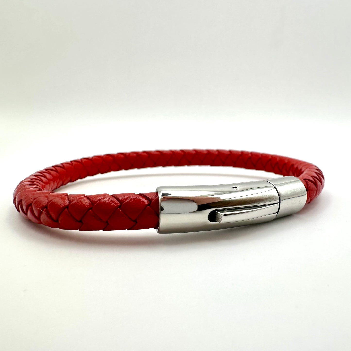 Geflochtenes Lederarmband in Magnetic-Rot