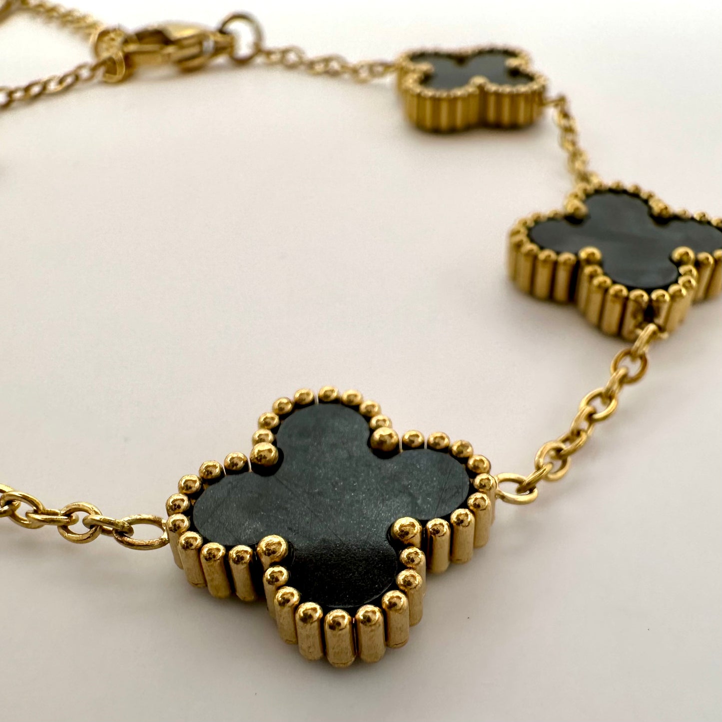 Klassisches Glücksklee-Armband