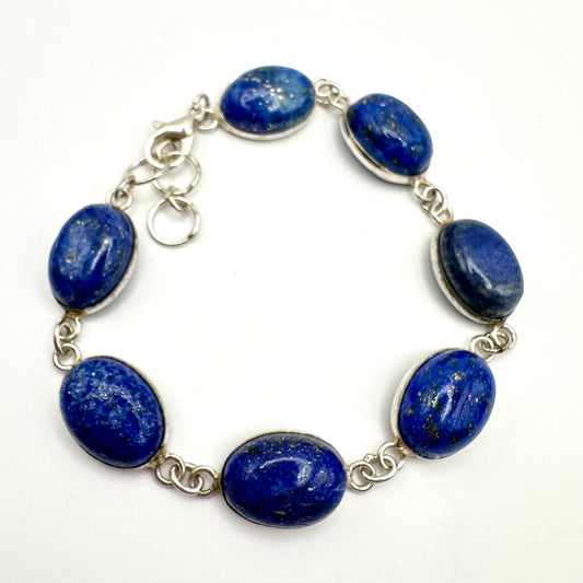 Armband mit Lapis Lazuli und Edelstahl – Zeitloses Blau