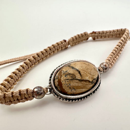Damen-Armband mit Jaspis-Naturstein im Makramee-Stil