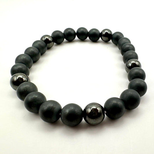 Hämatit-Armband – Matte & Polierte Kontraste