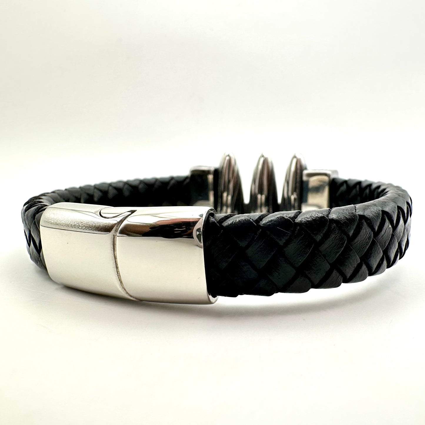 Herren-Lederarmband mit markanten "Bullet"-Elementen