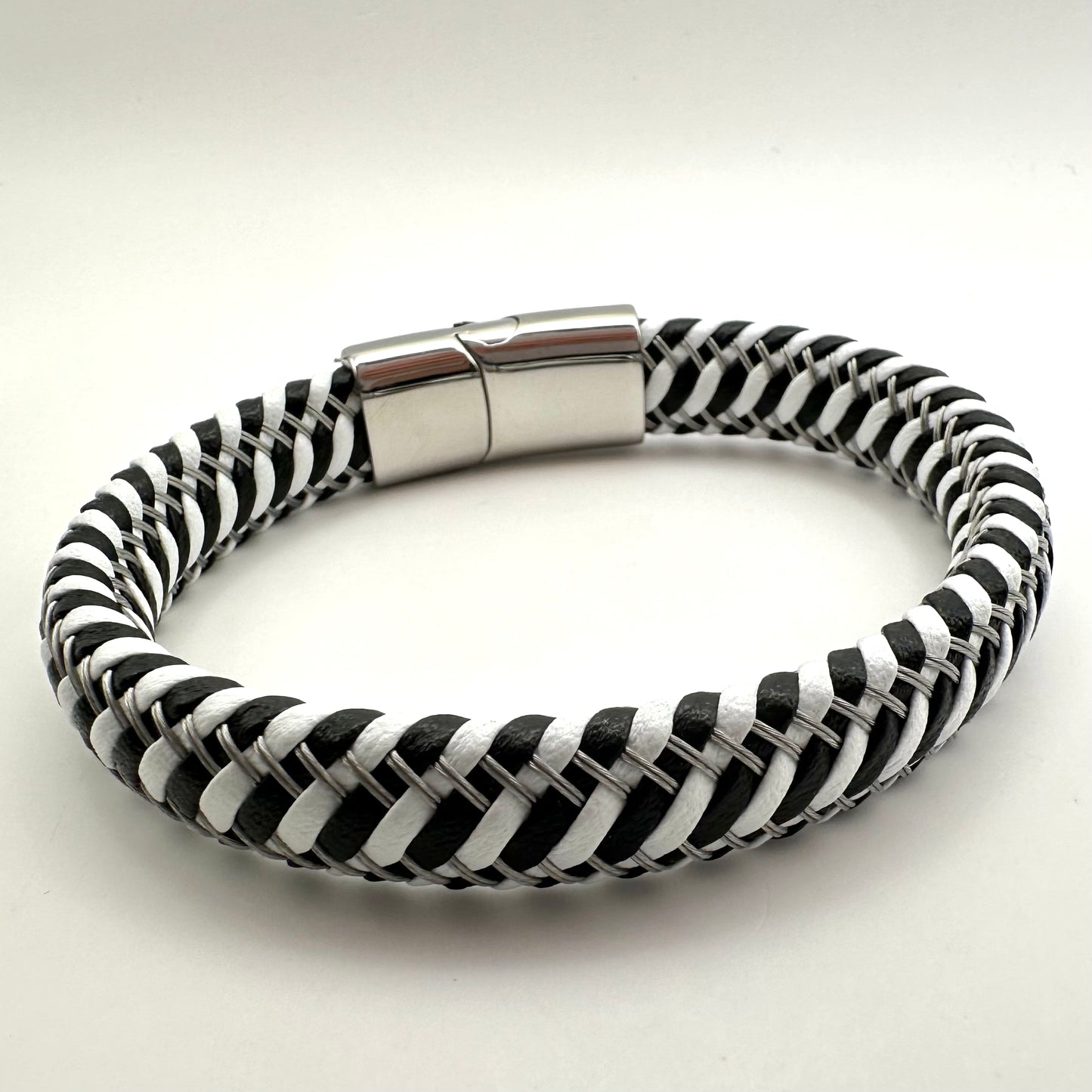 Zweifarbiges Geflochtenes Herrenarmband (Schwarz-Weiß)