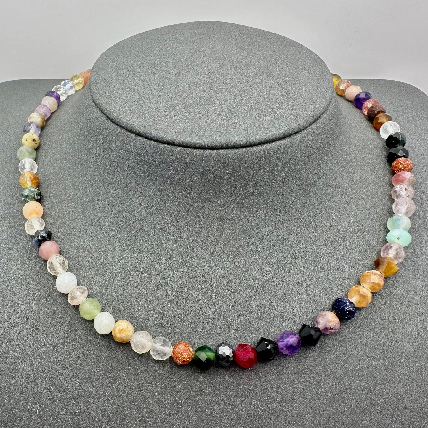 Edelstein-Mix Schmuck-Set: Farbenвіelfalt & Eleganz (Halskette & Armband)