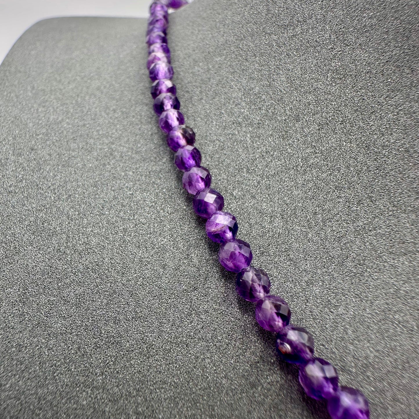 Schmuck-Set aus facettiertem Amethyst (Halskette & Armband)