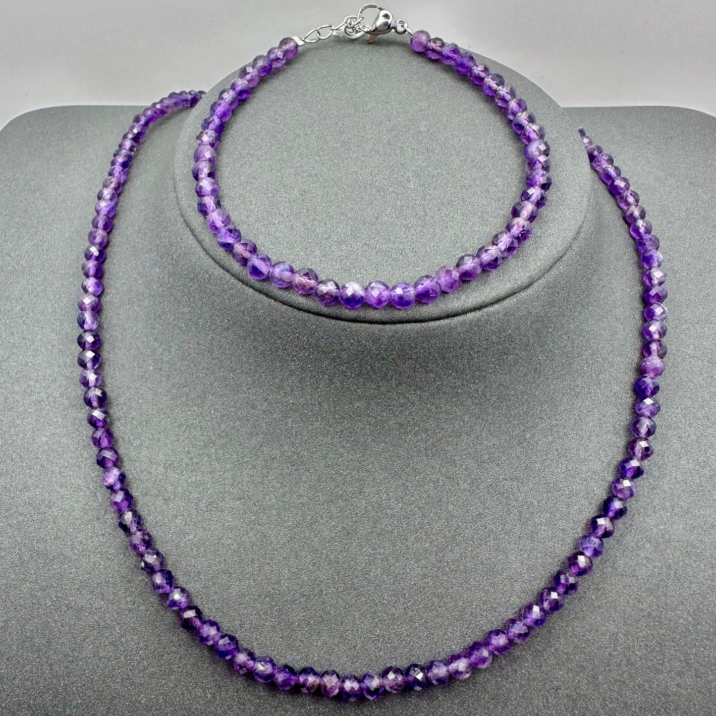 Schmuck-Set aus facettiertem Amethyst (Halskette & Armband)