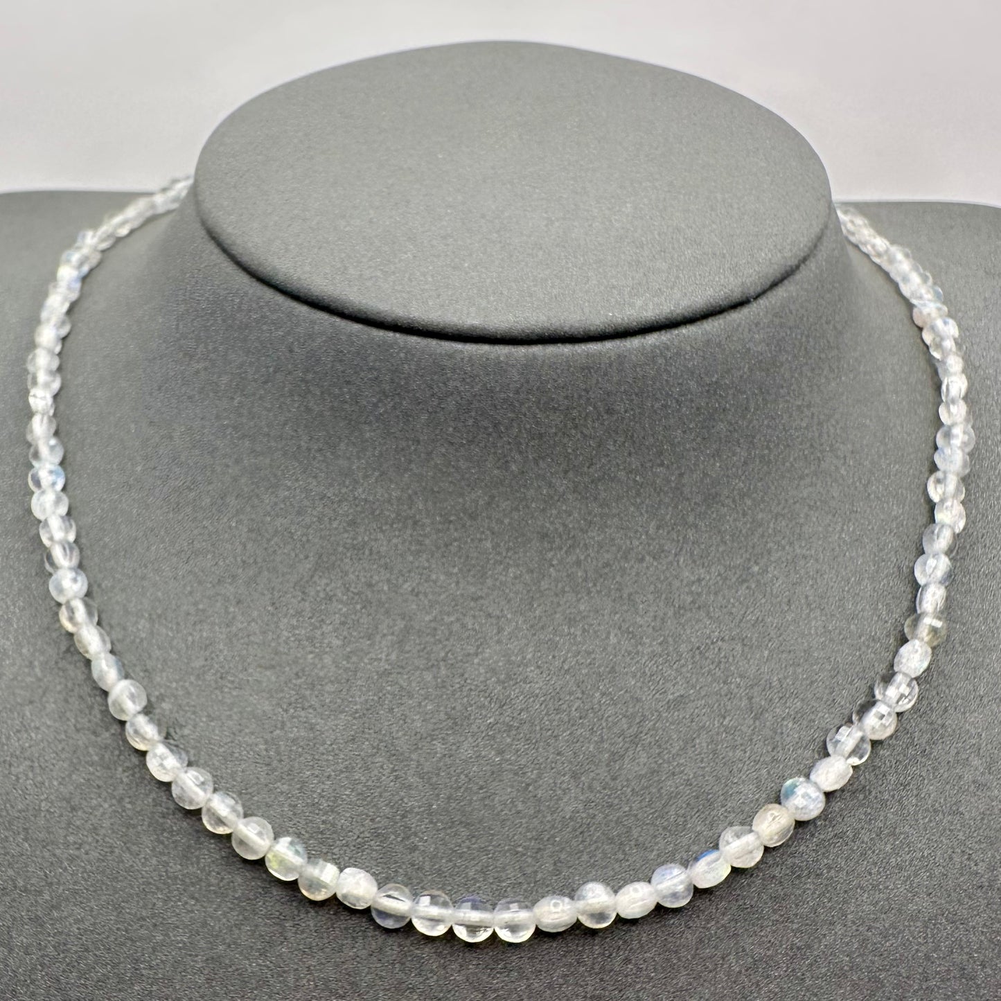 Schmuck-Set aus facettiertem Mondstein (Halskette & Armband)