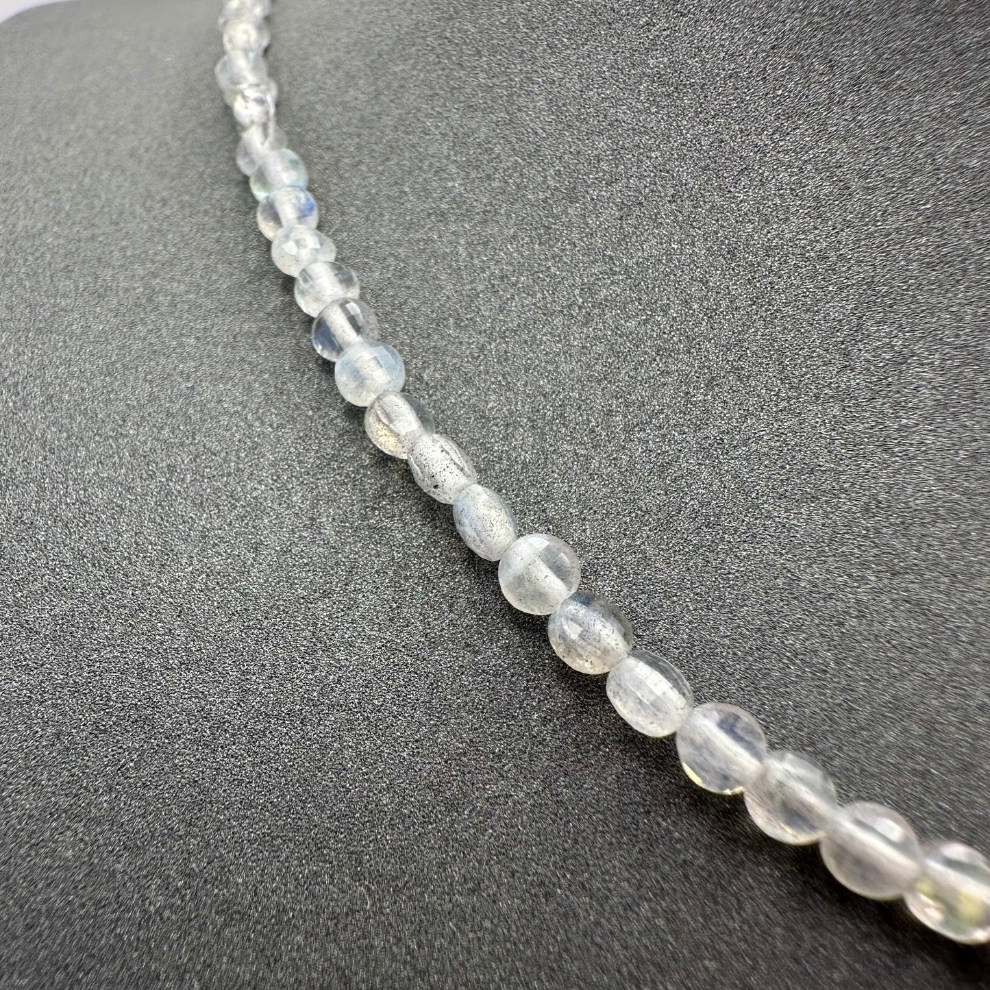 Schmuck-Set aus facettiertem Mondstein (Halskette & Armband)