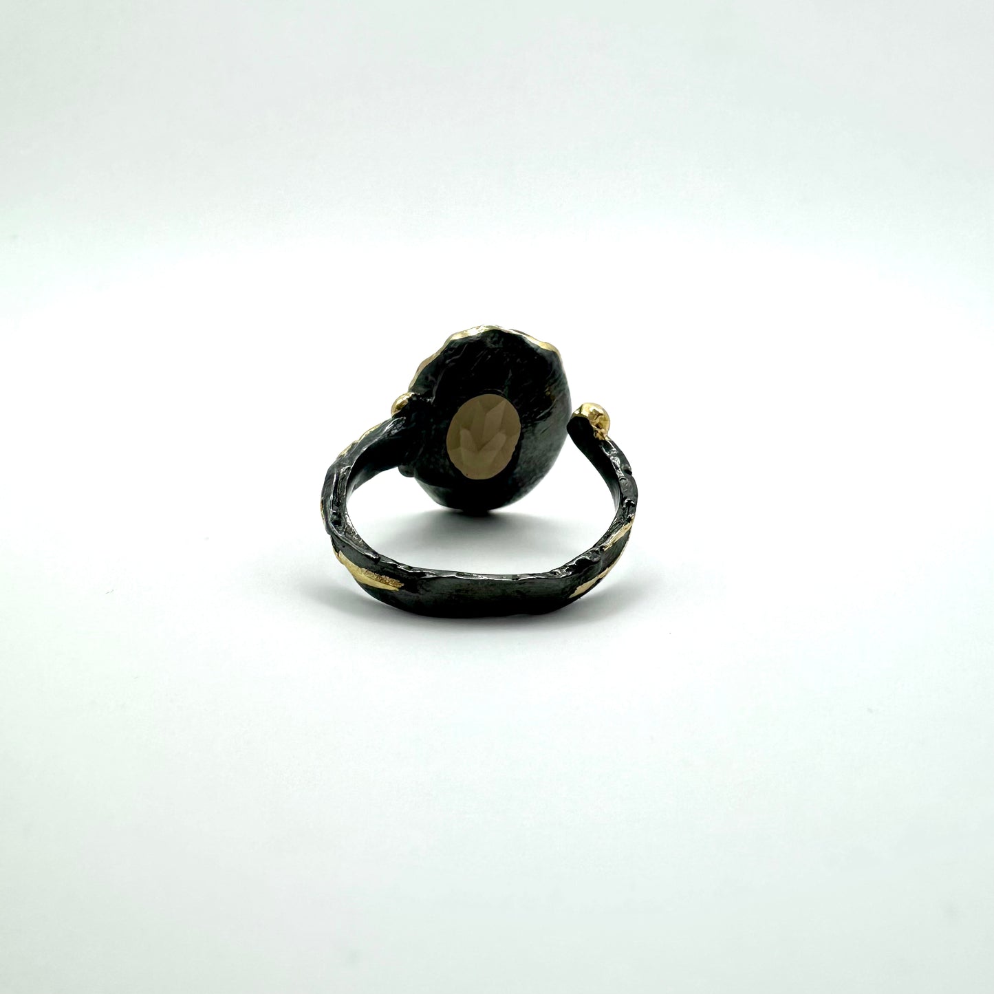 Verstellbarer Ring mit Phantomquarz – Eine Welt im Stein