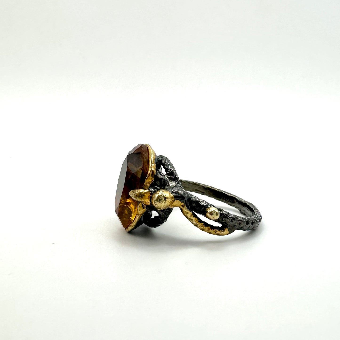 Ring mit Citrin – Goldener Glanz