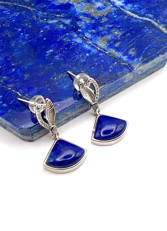 Ohrschmuck mit tiefblauem Lapislazuli