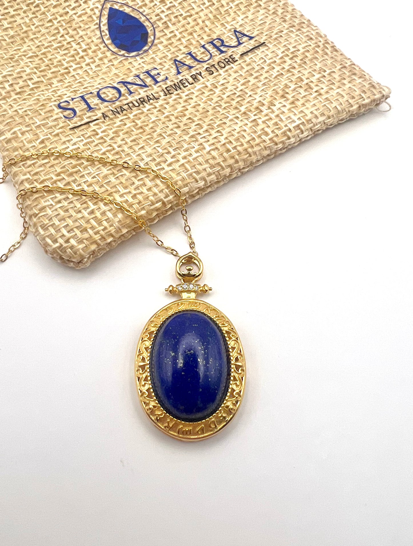 Vergoldete 925er Silberkette mit einem faszinierenden Lapislazuli-Anhänger