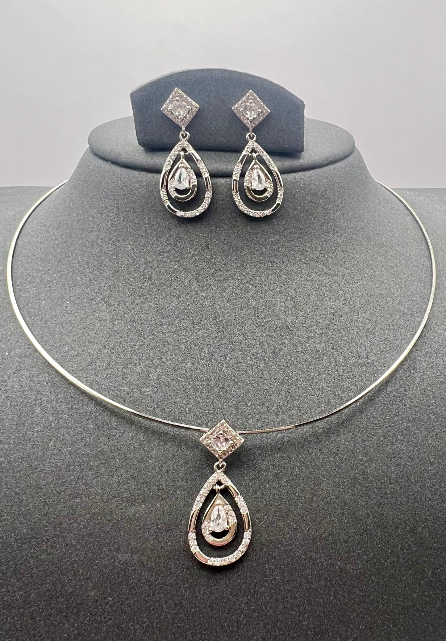 Silber-Set – Halskette und Ohrringe