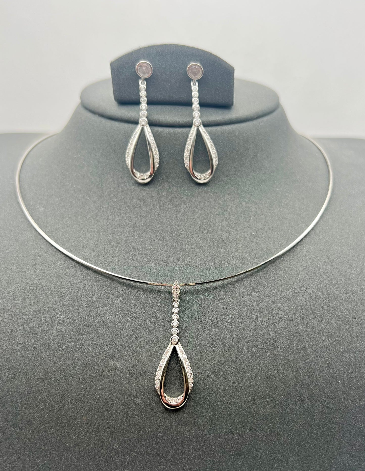 Silber-Set – Halskette und Ohrringe